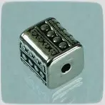 óriás gyöngy műanyag, fémhatasú,13x16 mm